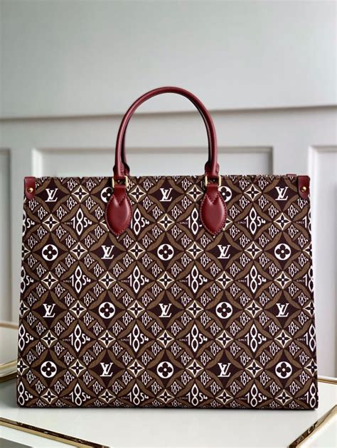 huge louis vuitton bag|louis vuitton m44576 onthego.